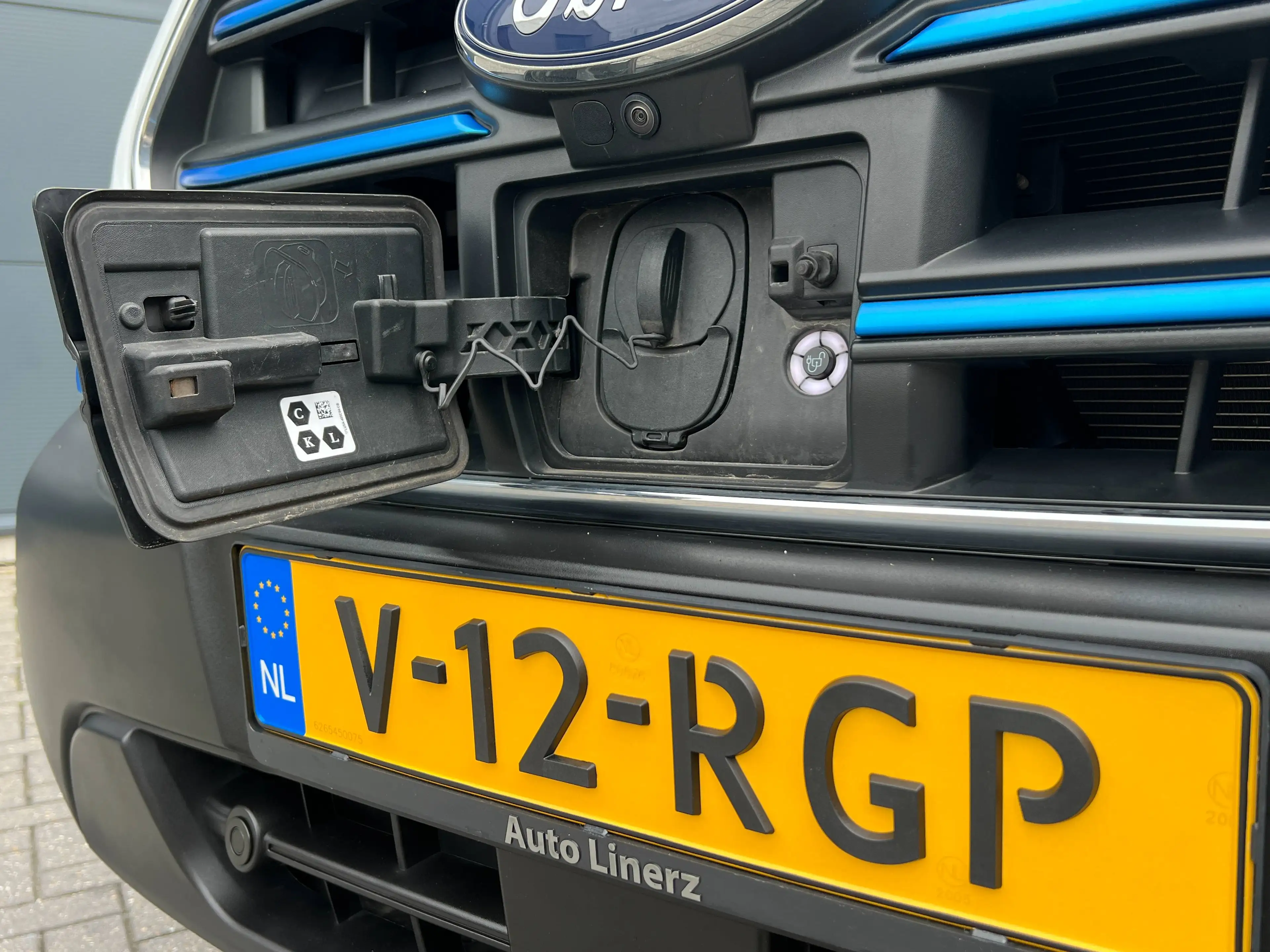 Ford E-Transit 350 L3H3 Trend 68kWh — photo 6