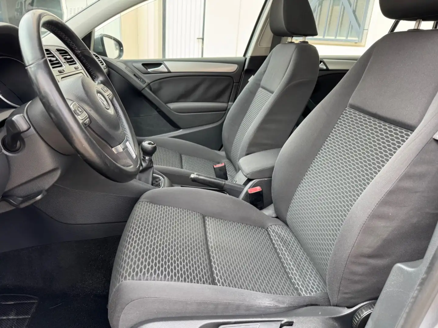 Volkswagen Golf 1.4 TSI Advance Gris - 2