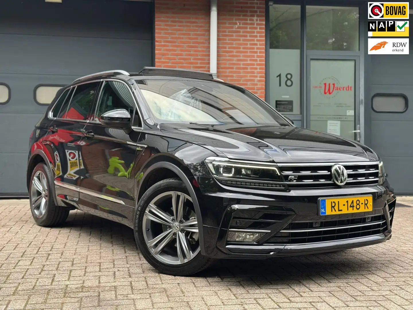 Volkswagen Tiguan 1.4 TSI Comfortline Business 3xR-Line/Airco/Elek.P Noir - 1