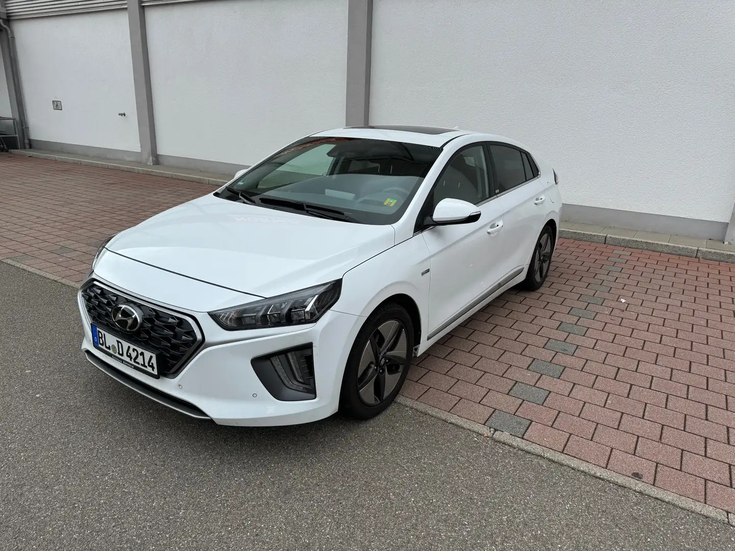 Hyundai IONIQ Hybrid 1.6 GDI Prime Schiebedach Vollausstattung Weiß - 1