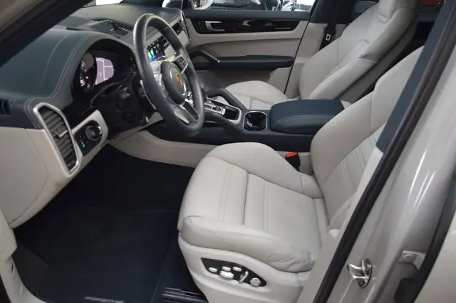 Porsche Cayenne view 4