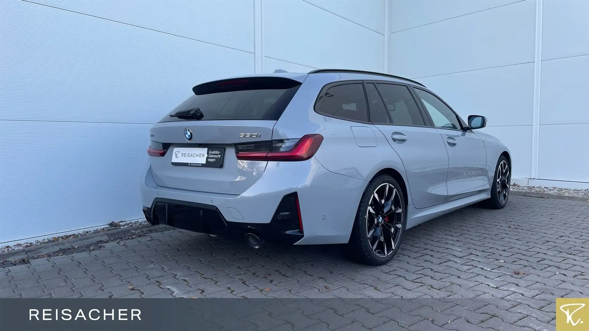BMW 330 i A xDrive Tou M-Sport,M-Sport PRO,AHK,DAProf Grau - 2