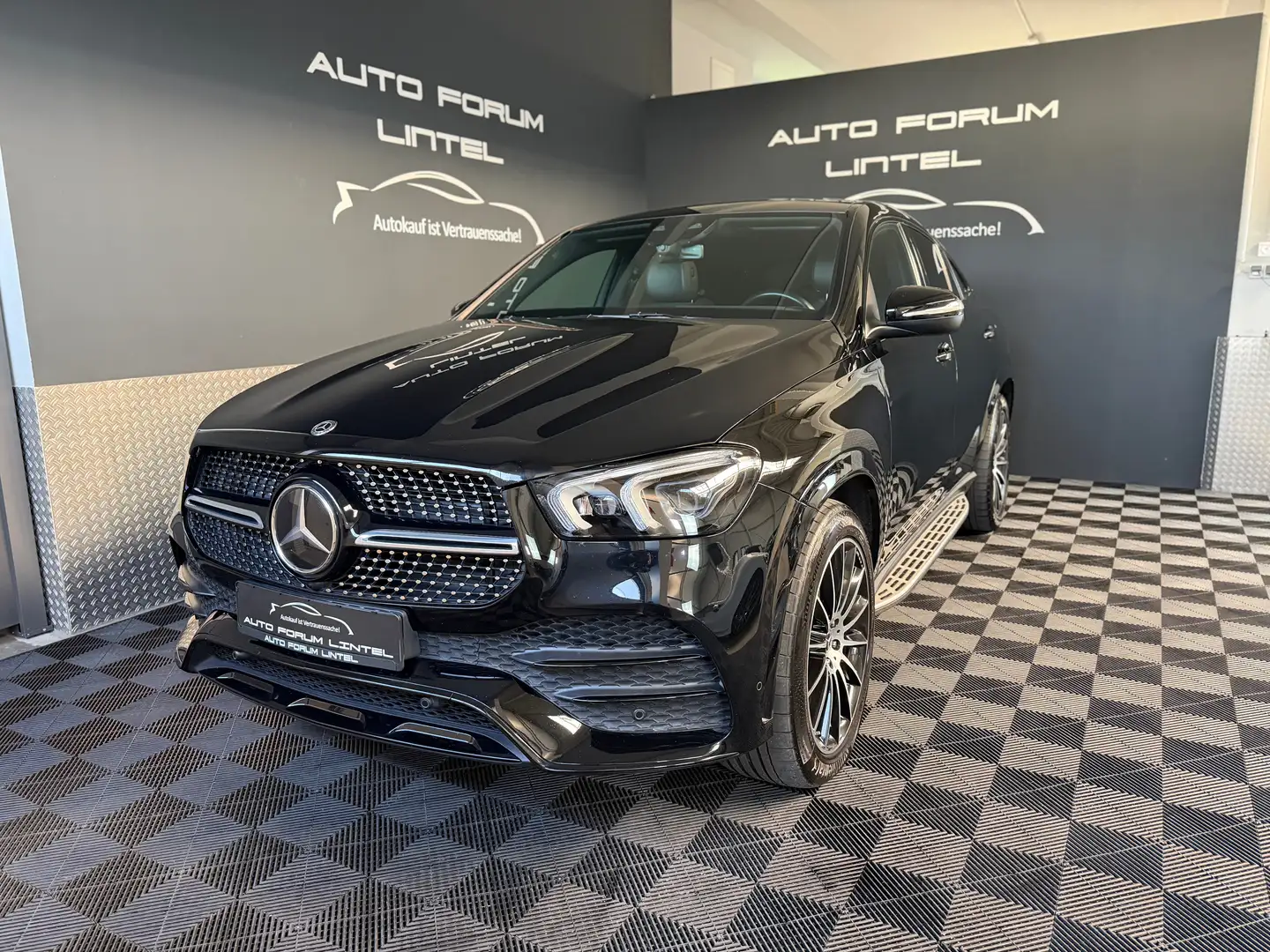 Mercedes-Benz GLE 400 d 4Matic Coupe AMG LINE-PANO-AHK-21"-BURMESTER- Noir - 1