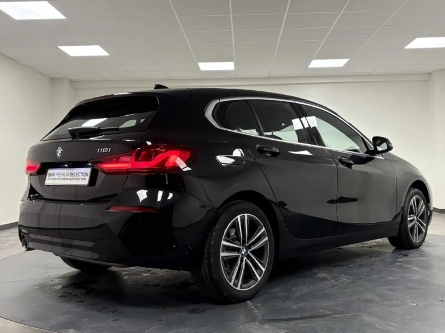 BMW 118 118iA 136ch Business Design DKG7 - 2
