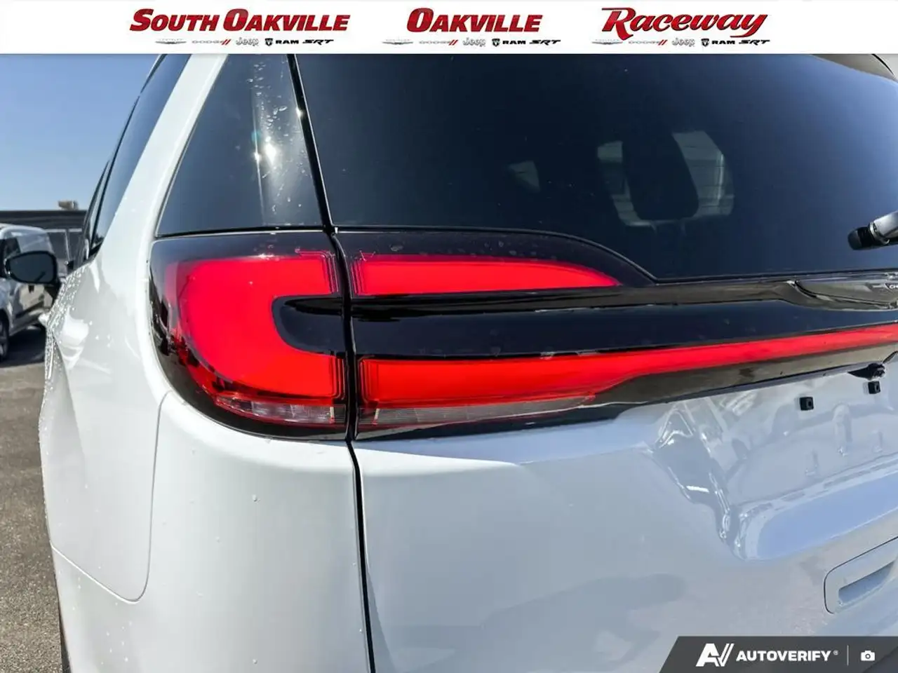 Chrysler Pacifica снимка Chrysler Pacifica