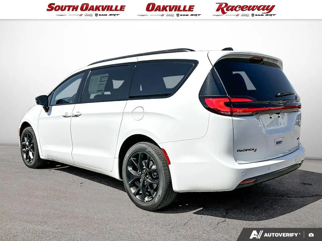 Chrysler Pacifica снимка Chrysler Pacifica