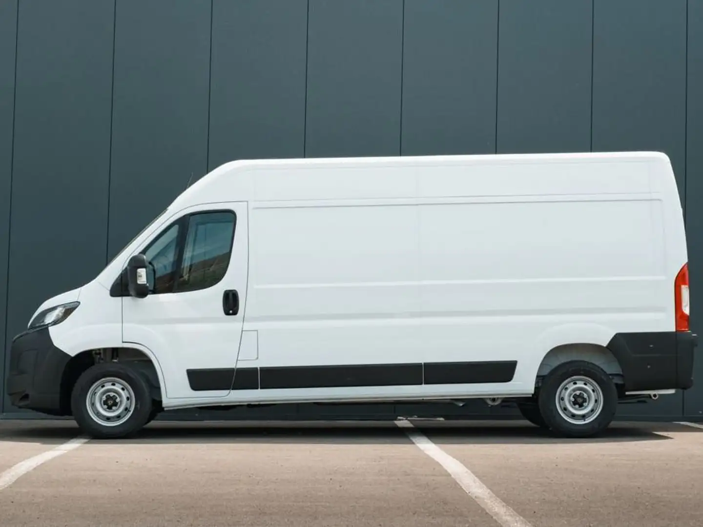 Peugeot Boxer L3H2 2.2 BLUEHDI 140 3.5T Wit - 2