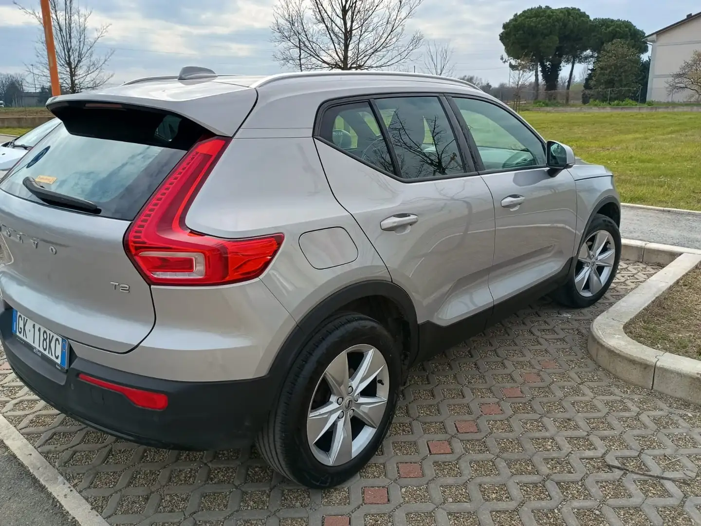 Volvo XC40 XC40 1.5 t2 Core auto Argento - 1