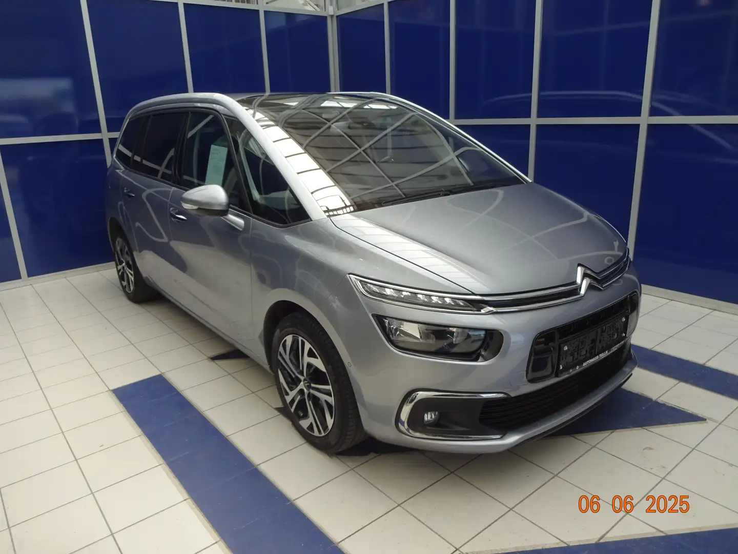 Citroen Grand C4 Picasso BlueHDI 120 S EAT6 Grau - 1