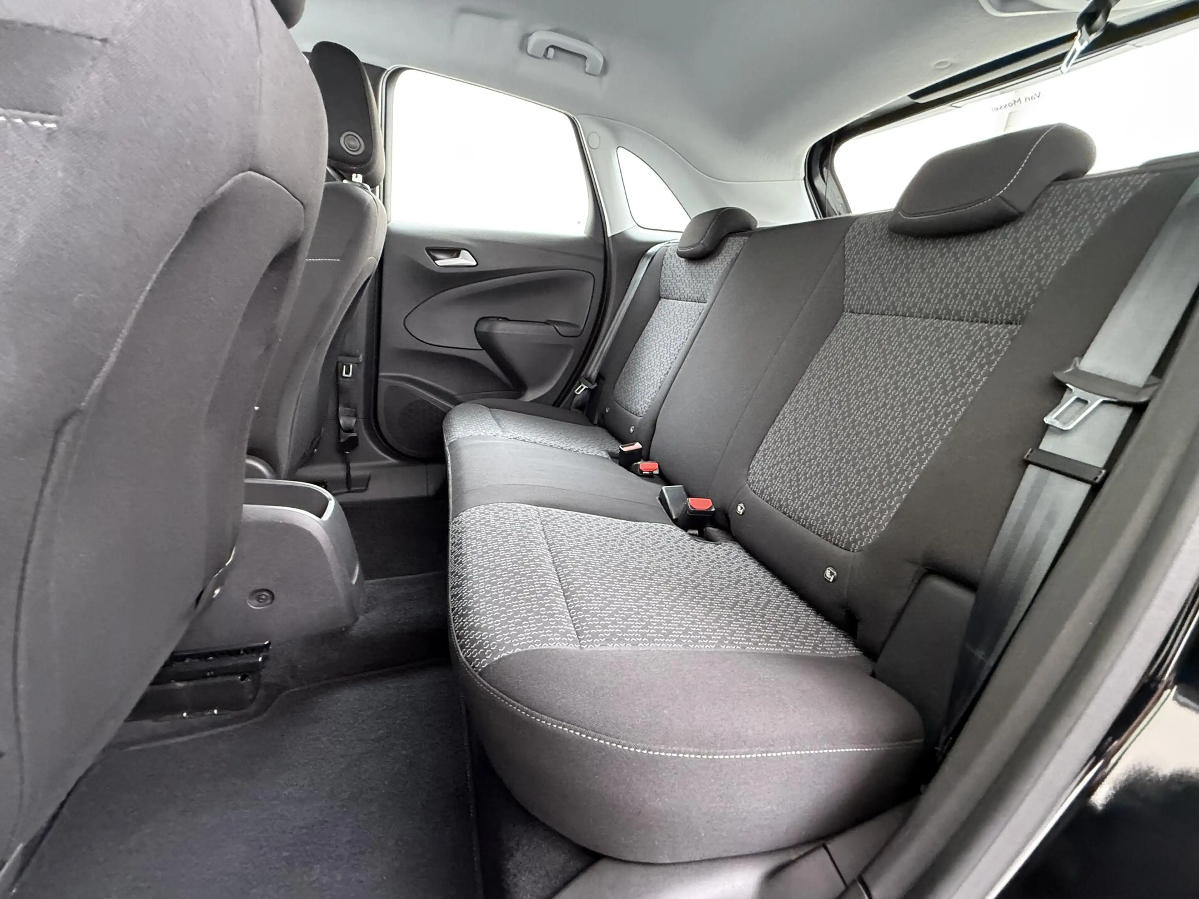 Opel Crossland 1.2 Edition — photo 14