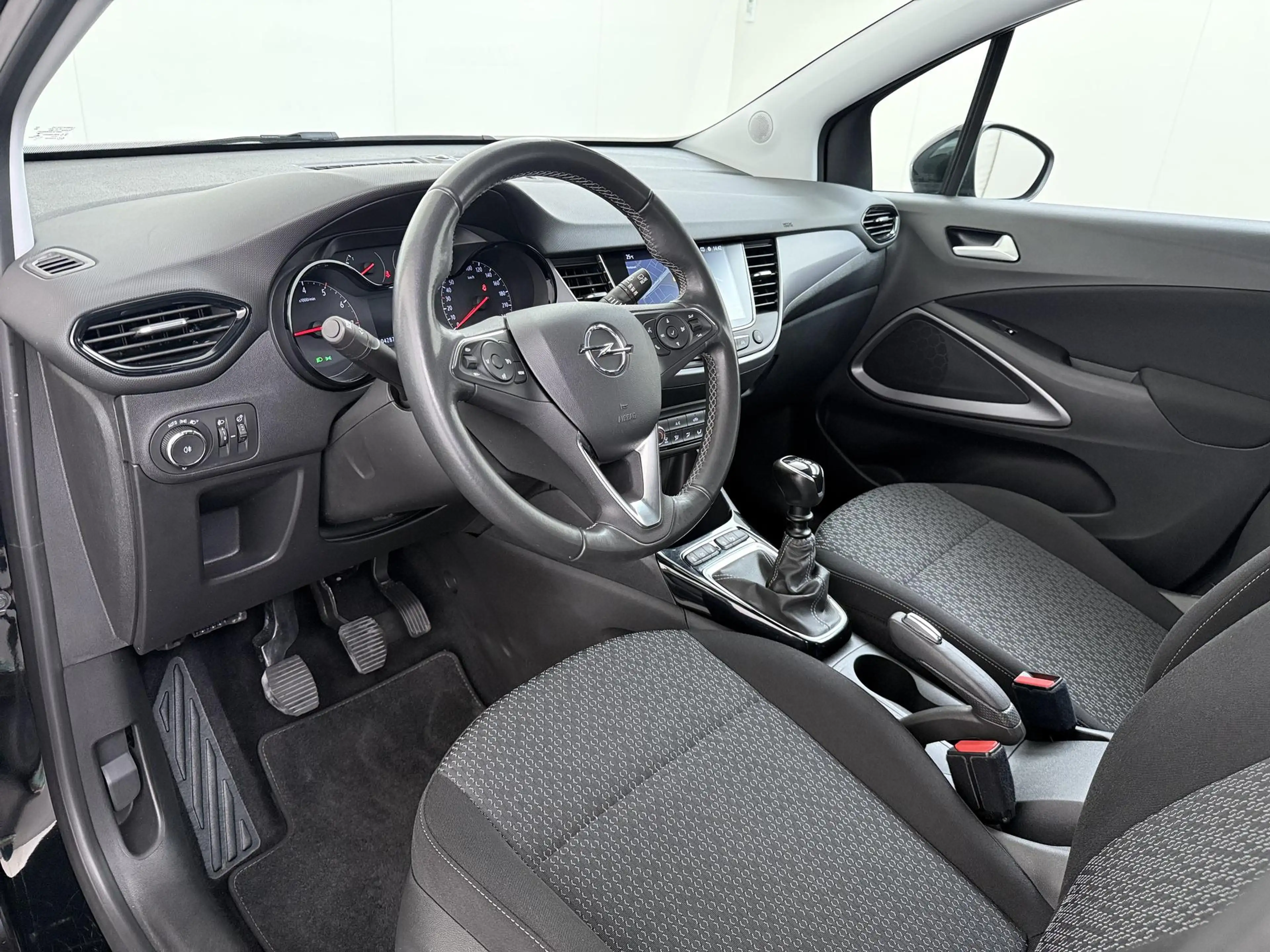 Opel Crossland 1.2 Edition — photo 10