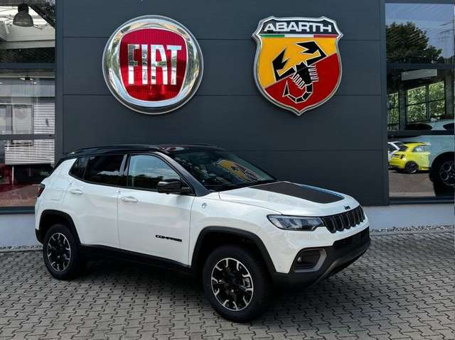 Imagine Jeep Compass Trailhawk +PANORAMA+KLIMA+NAVI+KAMERA+