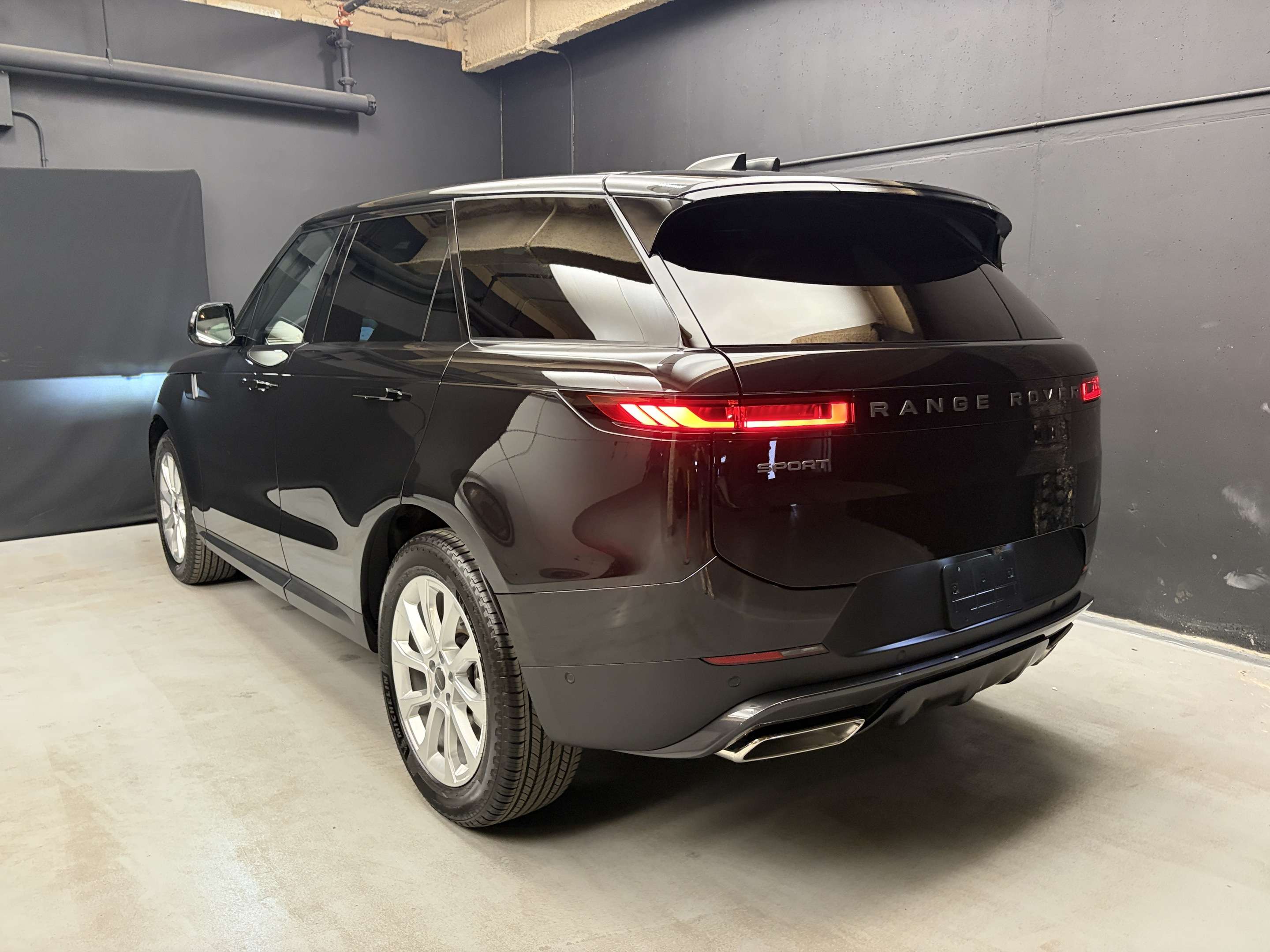 2026 Land Rover Range Rover Sport S alt 5