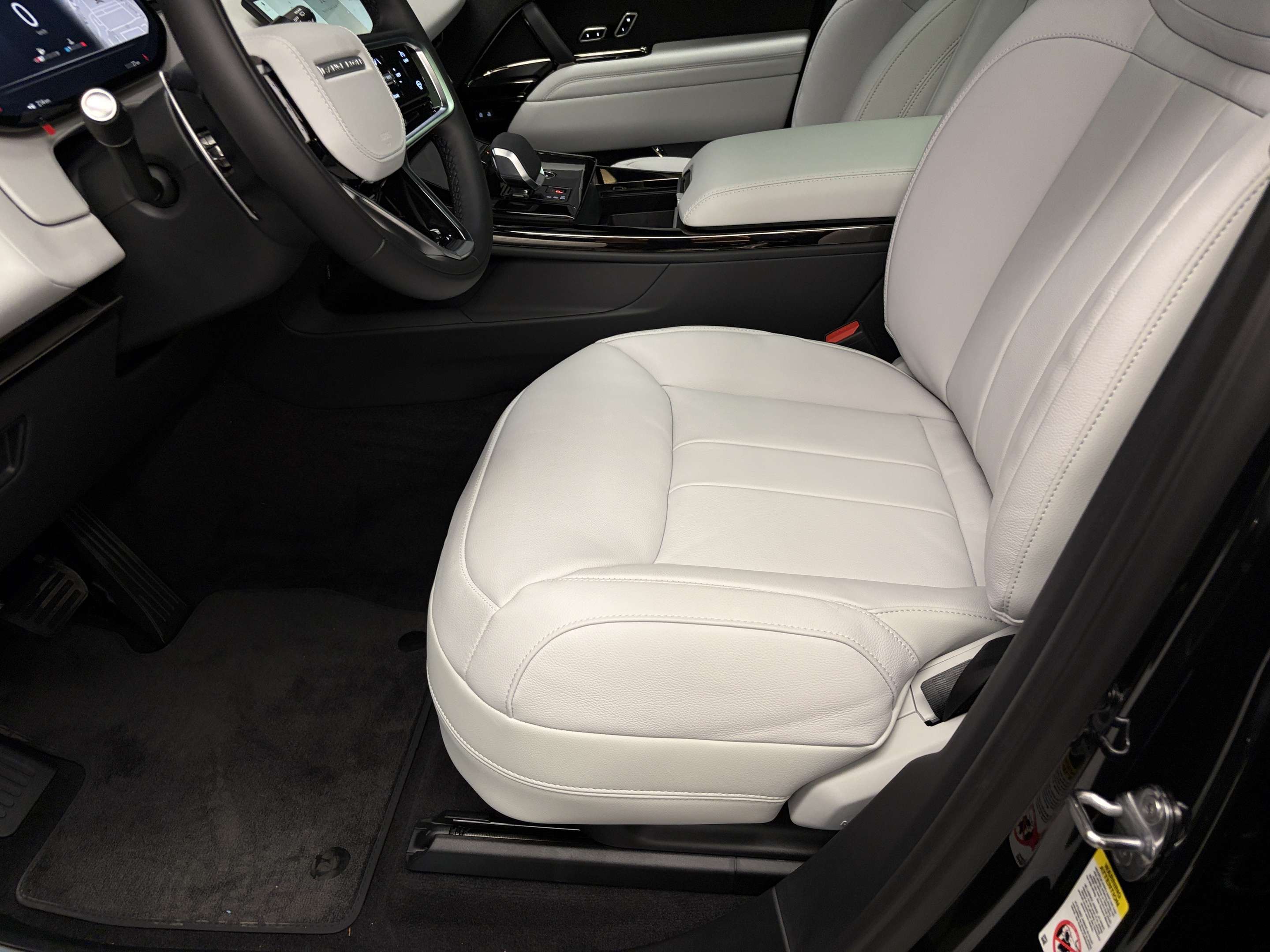2026 Land Rover Range Rover Sport S thumb 9