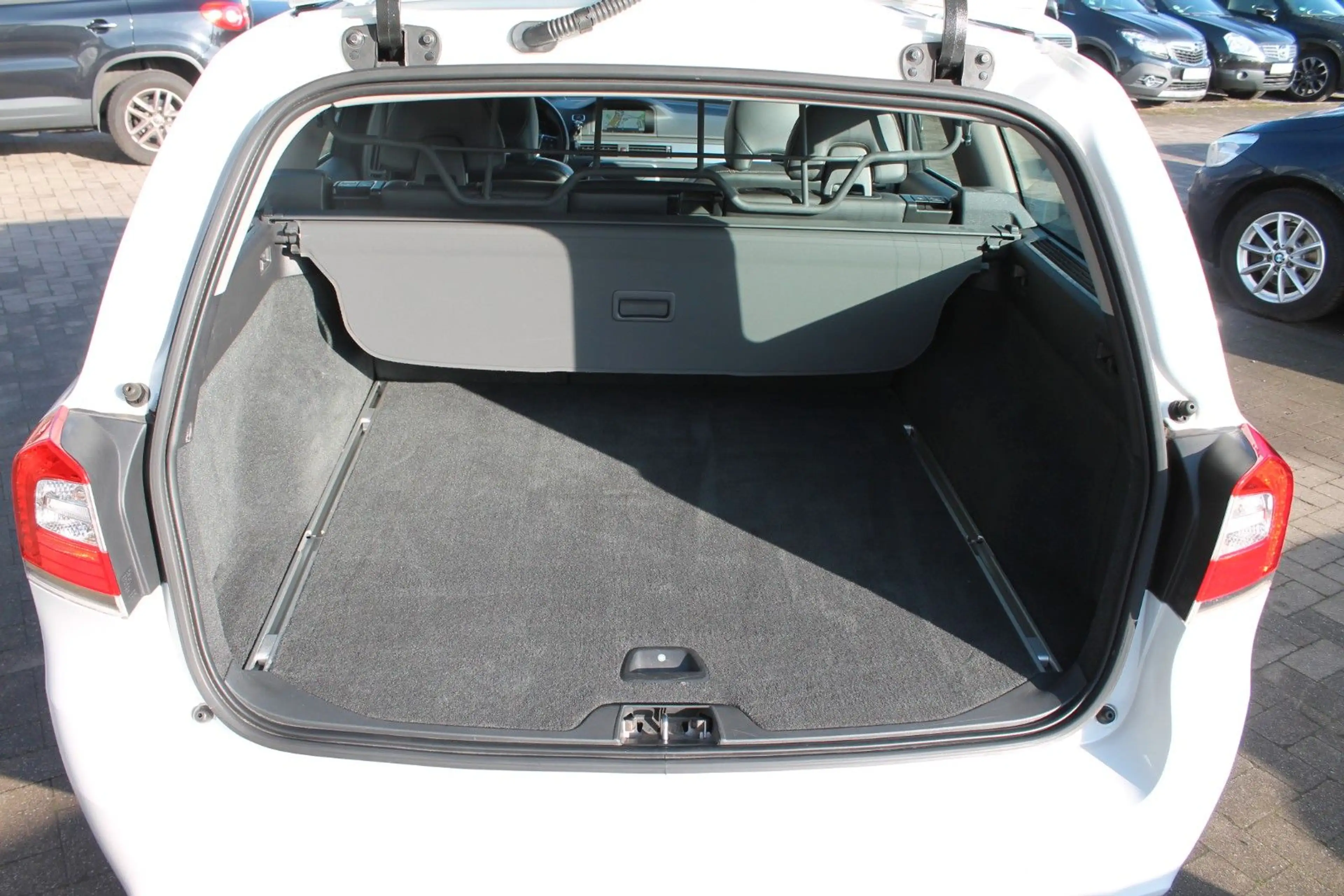 Volvo V70 Kombi Linje Svart — photo 15