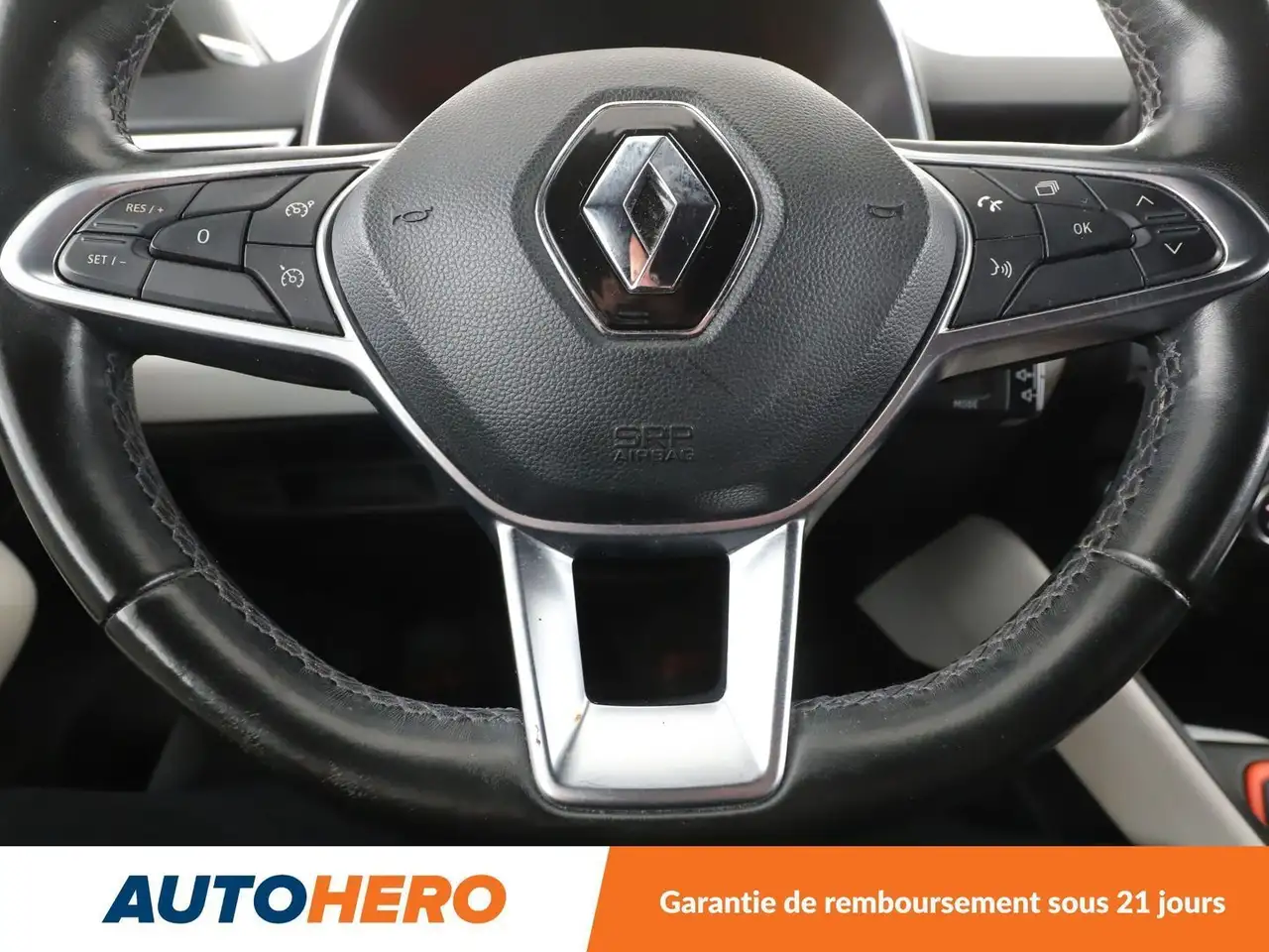 Renault Clio Citadine 5 portes — photo 19