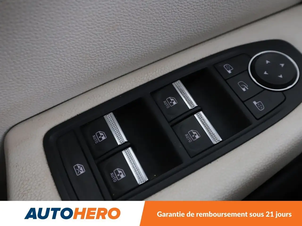 Renault Clio Citadine 5 portes — photo 28