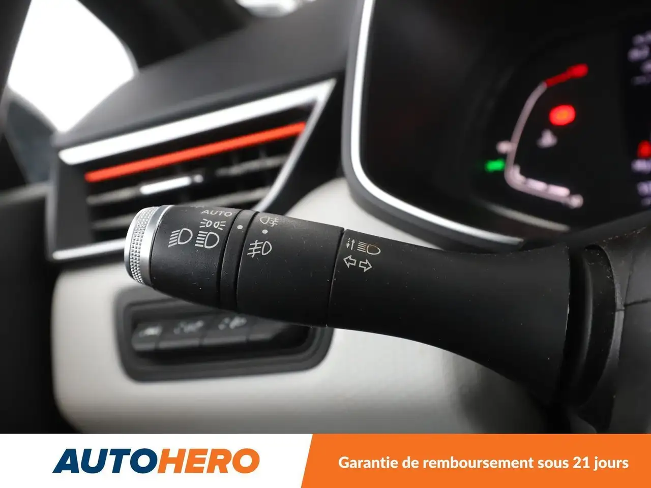 Renault Clio Citadine 5 portes — photo 27