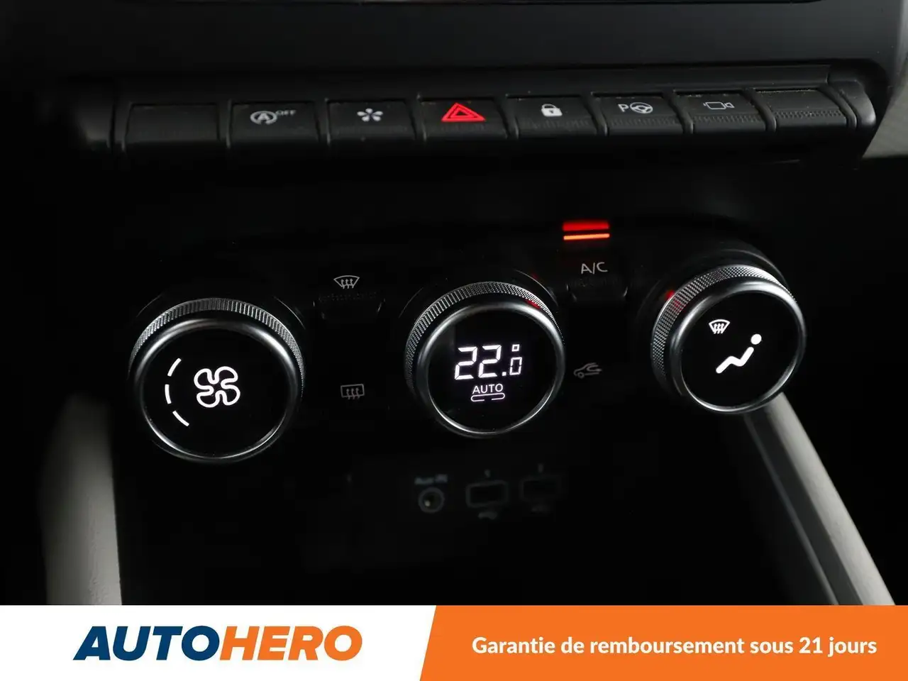 Renault Clio Citadine 5 portes — photo 24