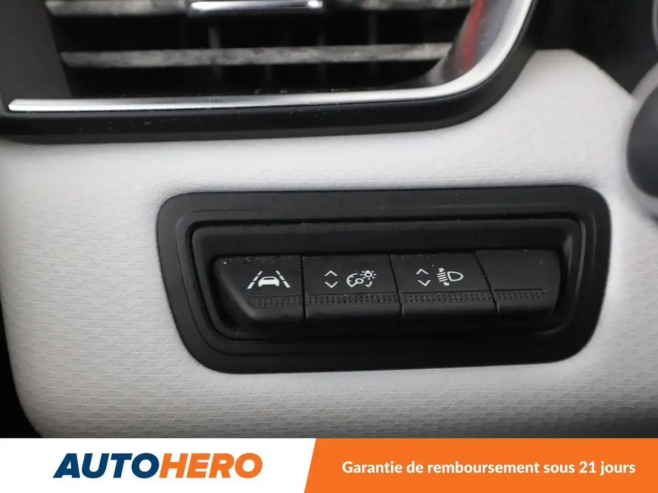 Renault Clio Citadine 5 portes — photo 29