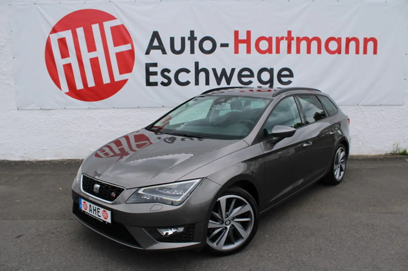 SEAT Leon ST 2.0 TDI FR DSG LED Navi Fahrass Pano DAB Gris - 1