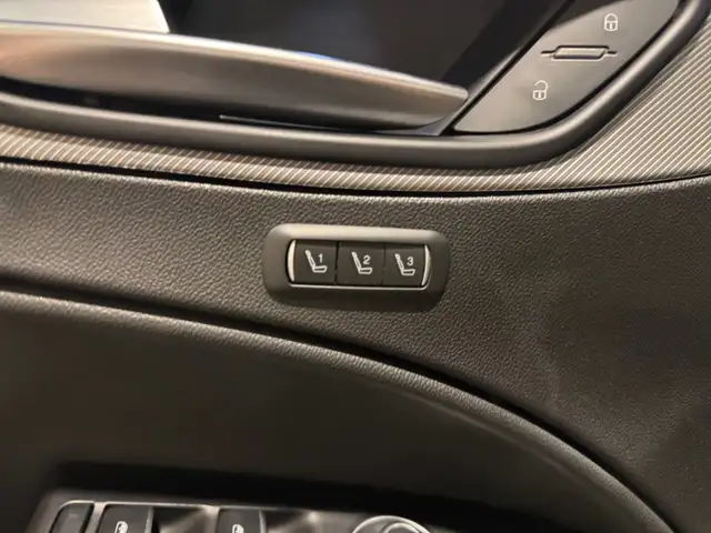 Alfa Romeo Stelvio view 14