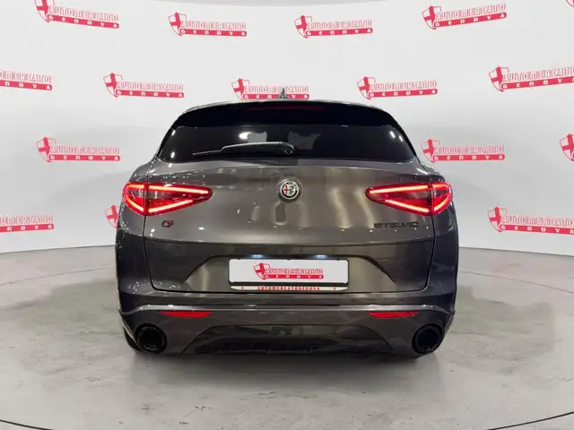 Alfa Romeo Stelvio view 5