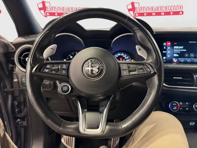 Alfa Romeo Stelvio view 11