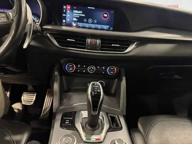 Alfa Romeo Stelvio view 10