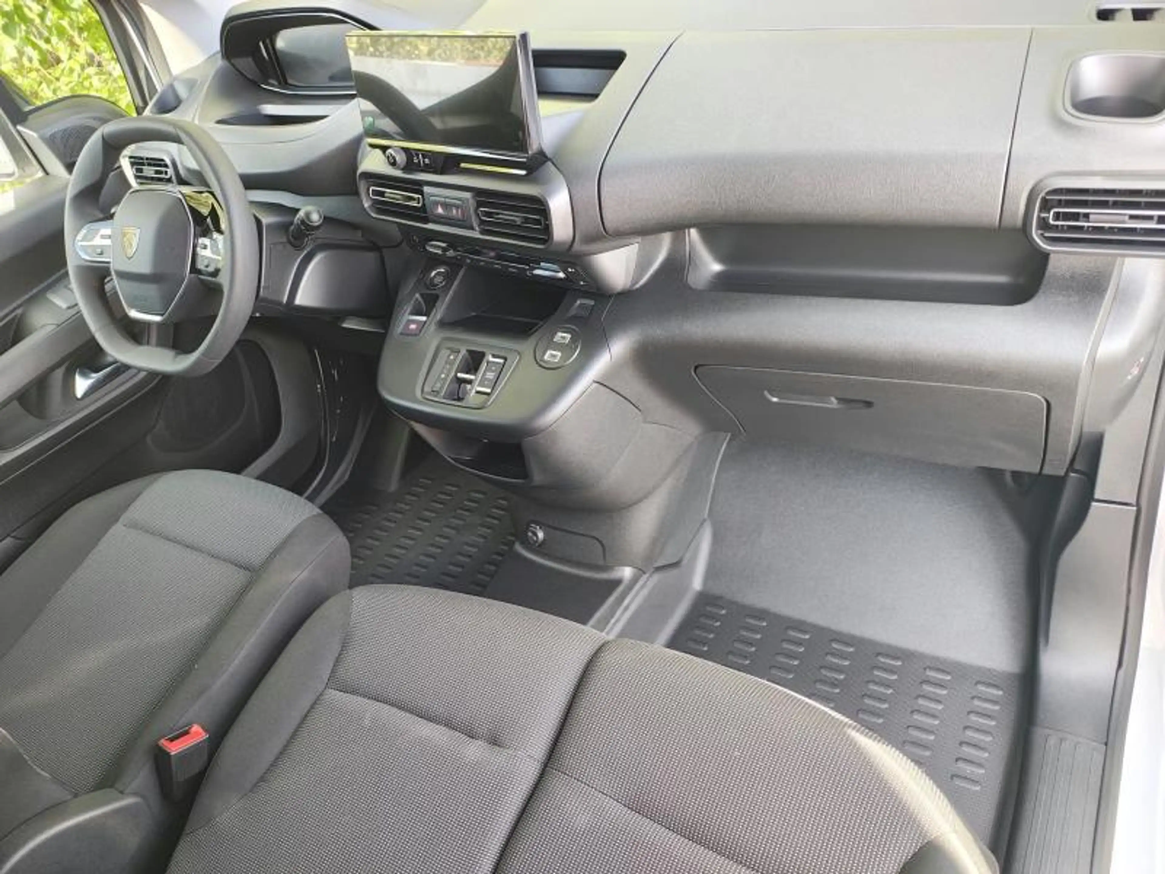 Peugeot Partner M / EAT8 / Dispo 10/2026 — photo 2