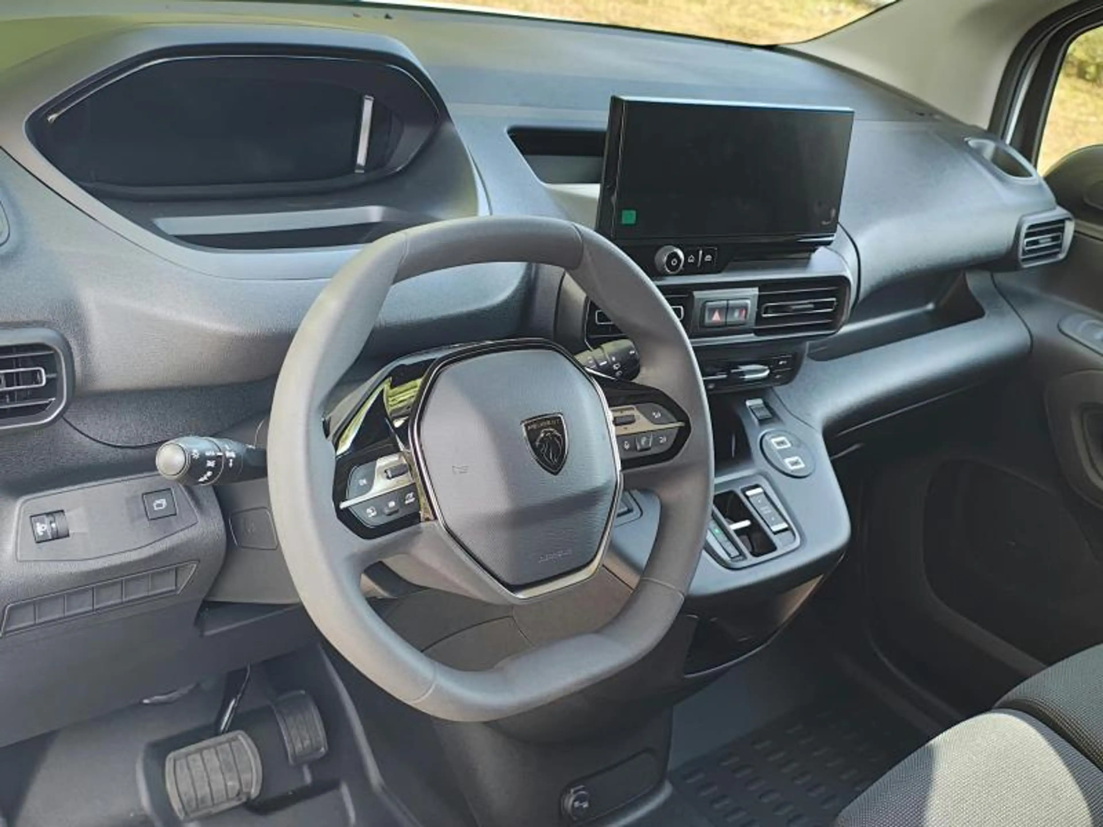 Peugeot Partner M / EAT8 / Dispo 10/2026 — photo 6