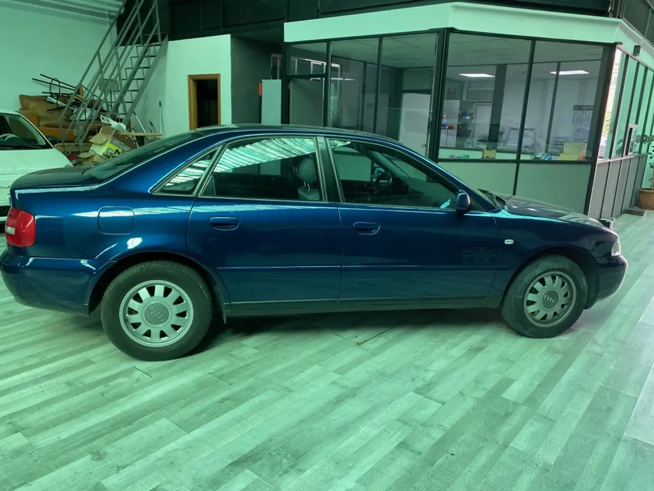 Audi A4 Berline in Blauw tweedehands in TORREJON DE ARDOZ, voor € 4.999,-