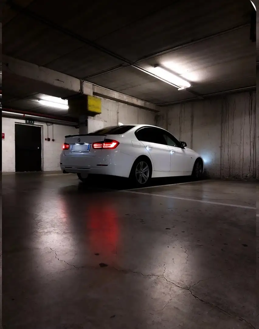 BMW 318 318d Sport - 2