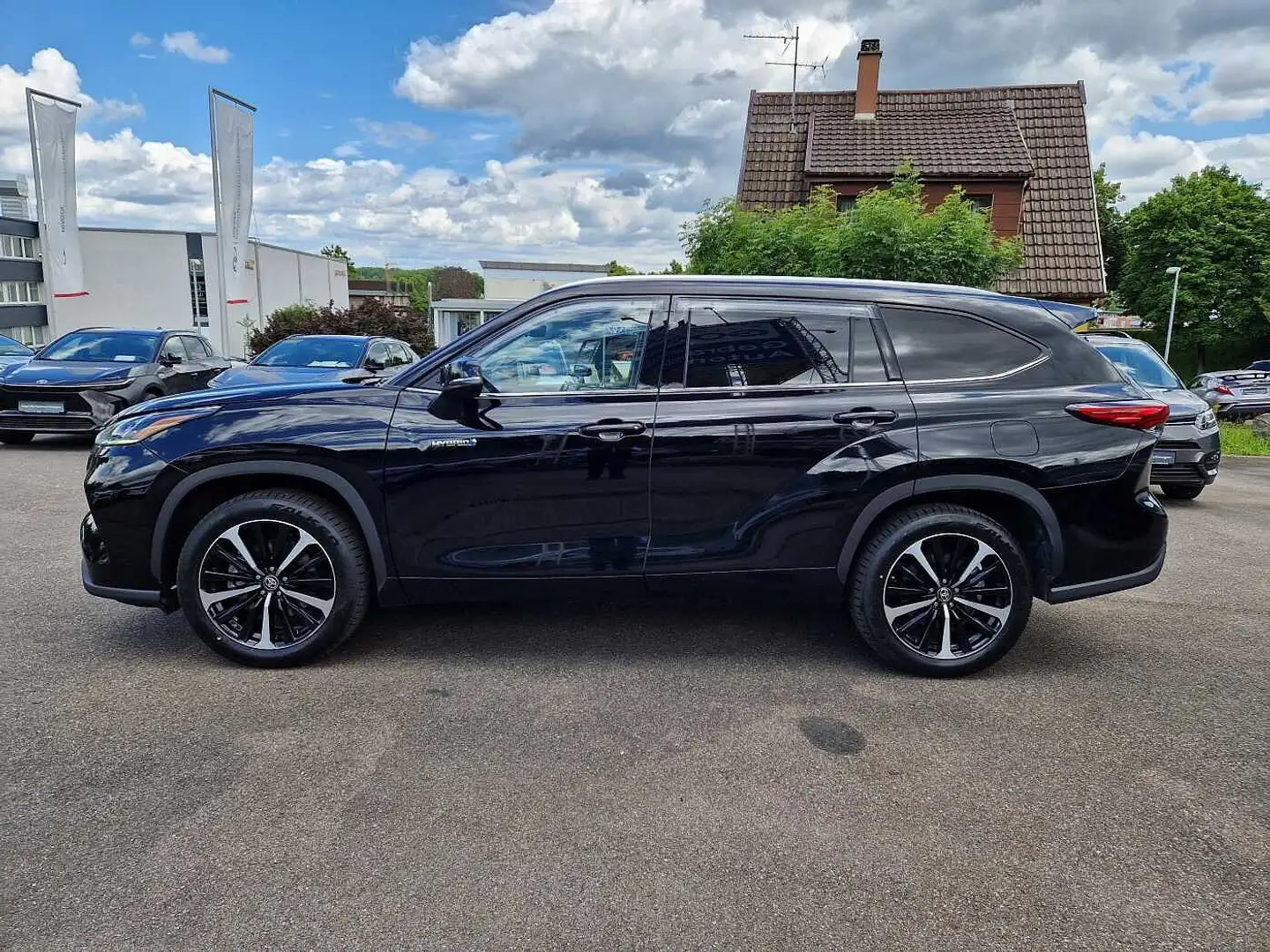 Toyota Highlander 2.5 Hybrid Luxury Schwarz - 2