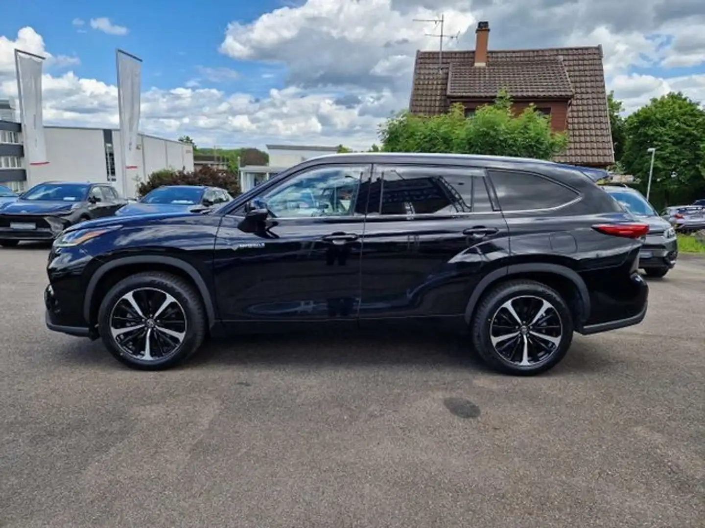 Toyota Highlander 2.5 Hybrid Luxury 7-Sitzer Чорний - 2