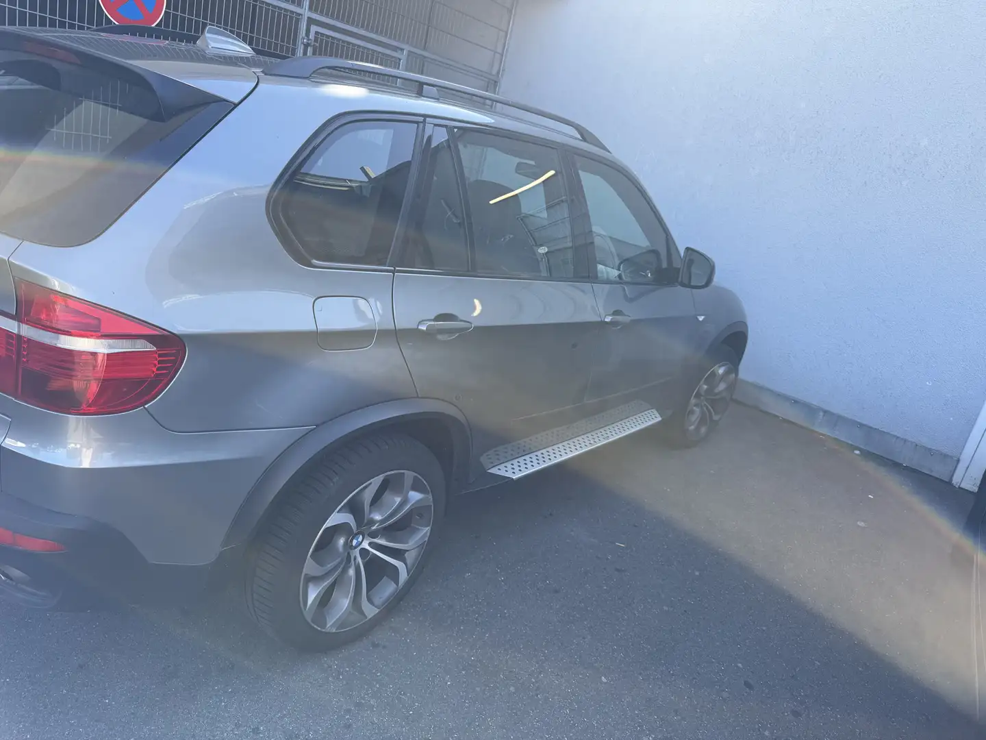 BMW X5 3.0d Grau - 2