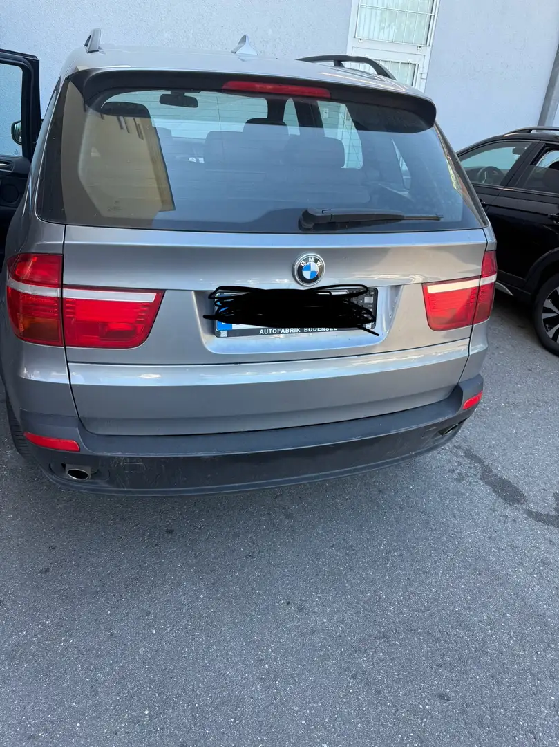 BMW X5 3.0d Grau - 1