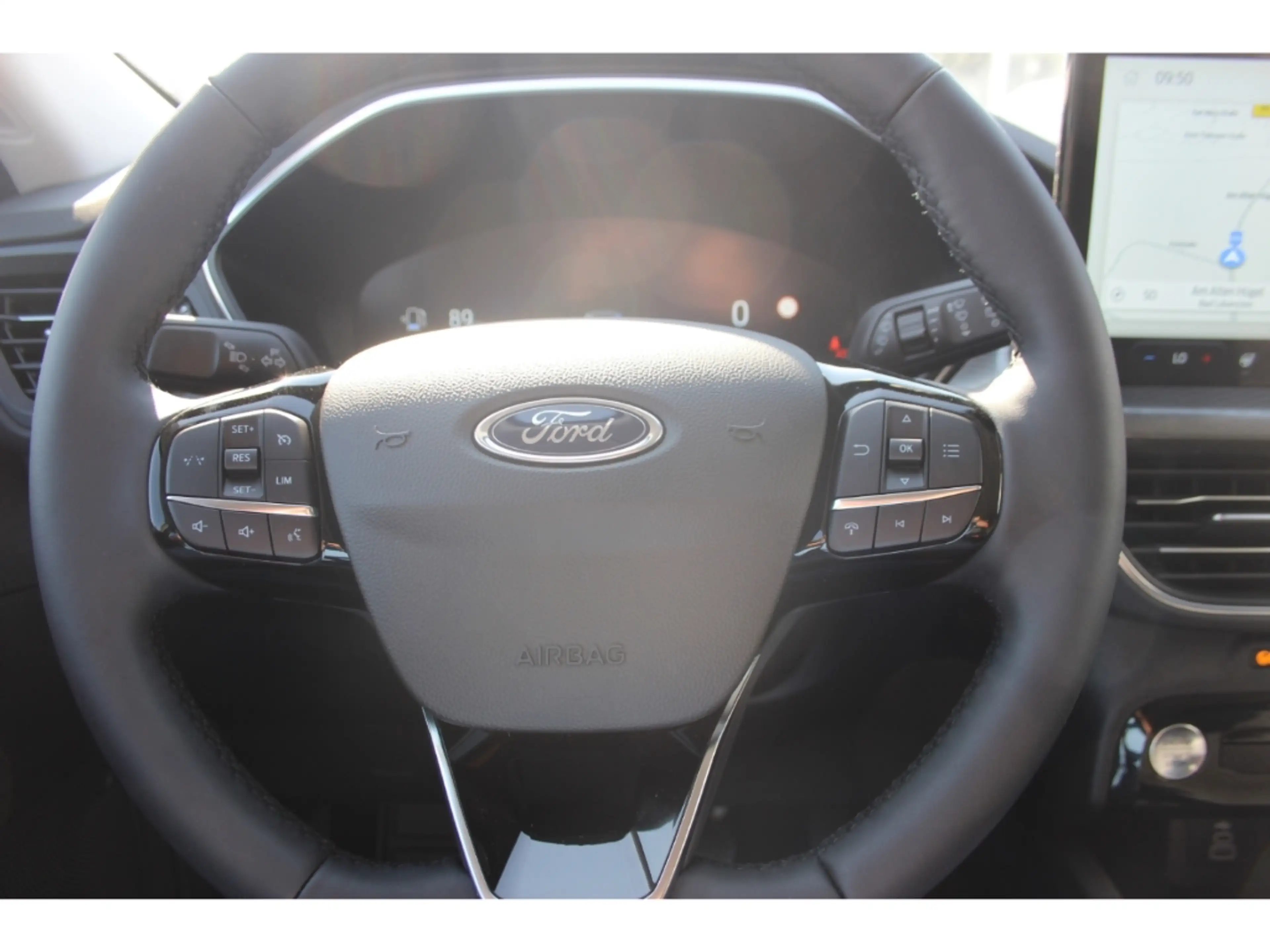 Ford Kuga 2.5 Titanium FHEV Winterpaket Garantie 18'' — photo 9
