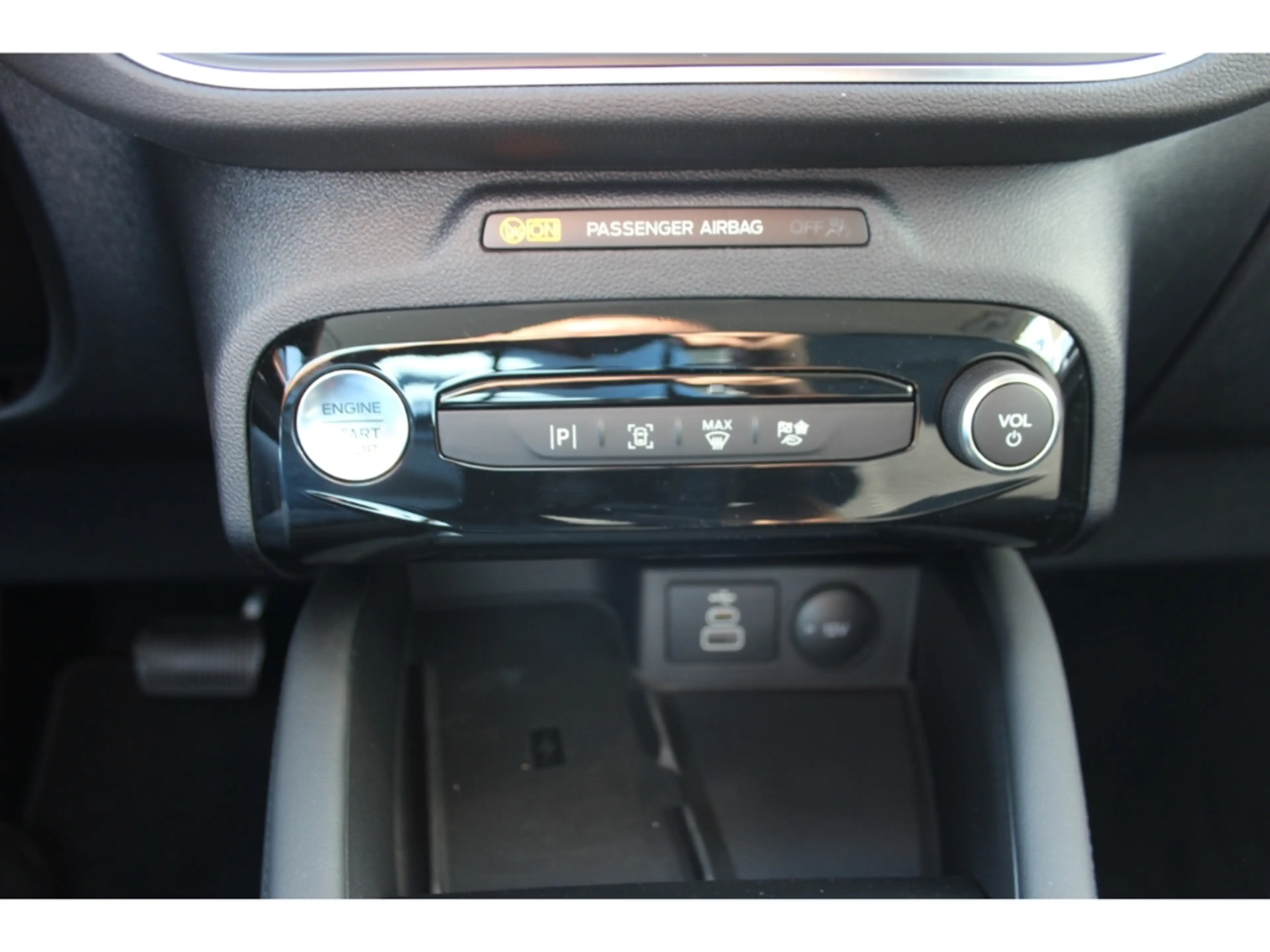 Ford Kuga 2.5 Titanium FHEV Winterpaket Garantie 18'' — photo 11