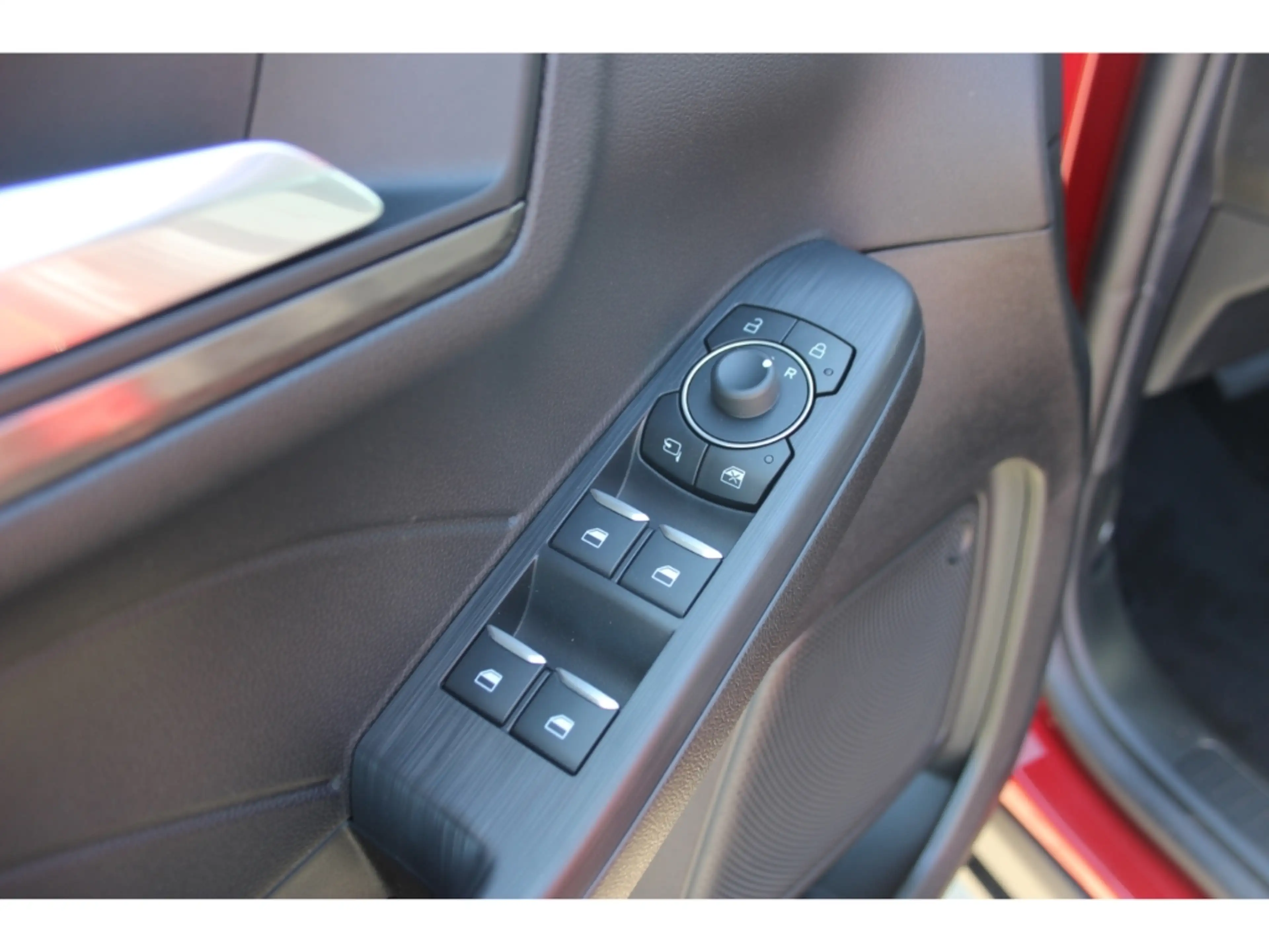 Ford Kuga 2.5 Titanium FHEV Winterpaket Garantie 18'' — photo 6