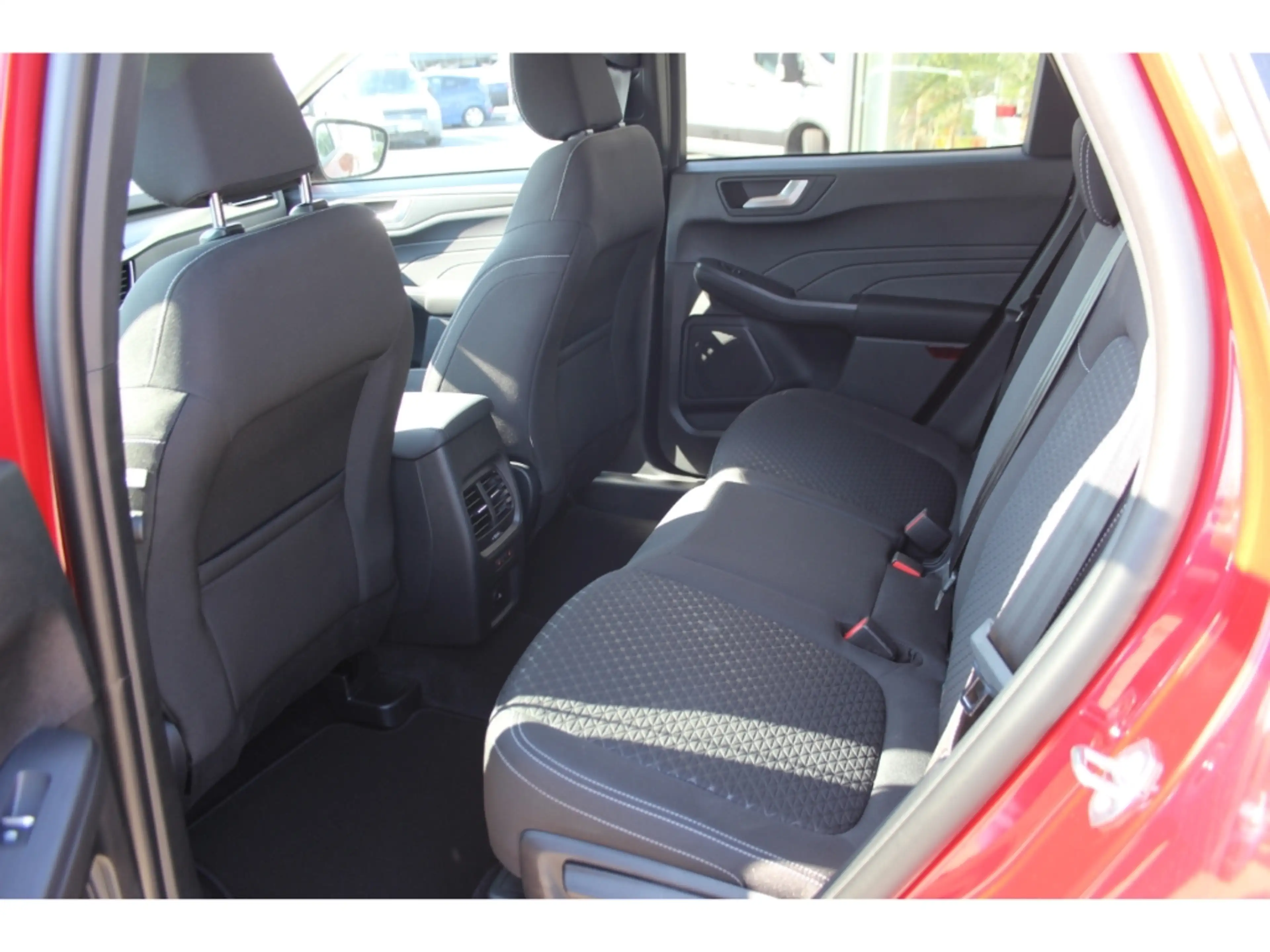 Ford Kuga 2.5 Titanium FHEV Winterpaket Garantie 18'' — photo 14