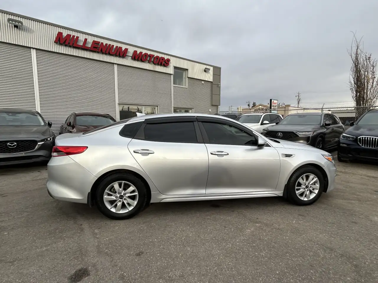 Kia Optima снимка Kia Optima