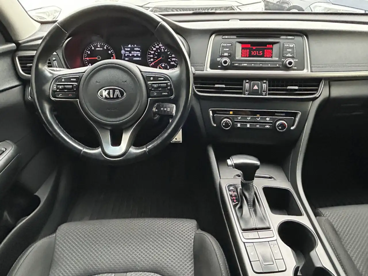 Kia Optima снимка Kia Optima