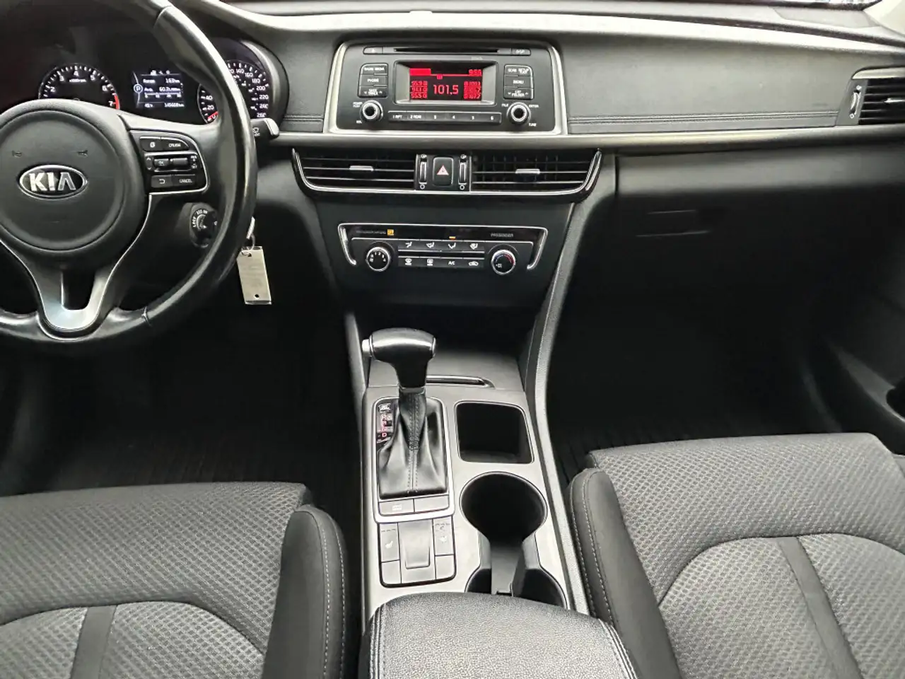 Kia Optima снимка Kia Optima