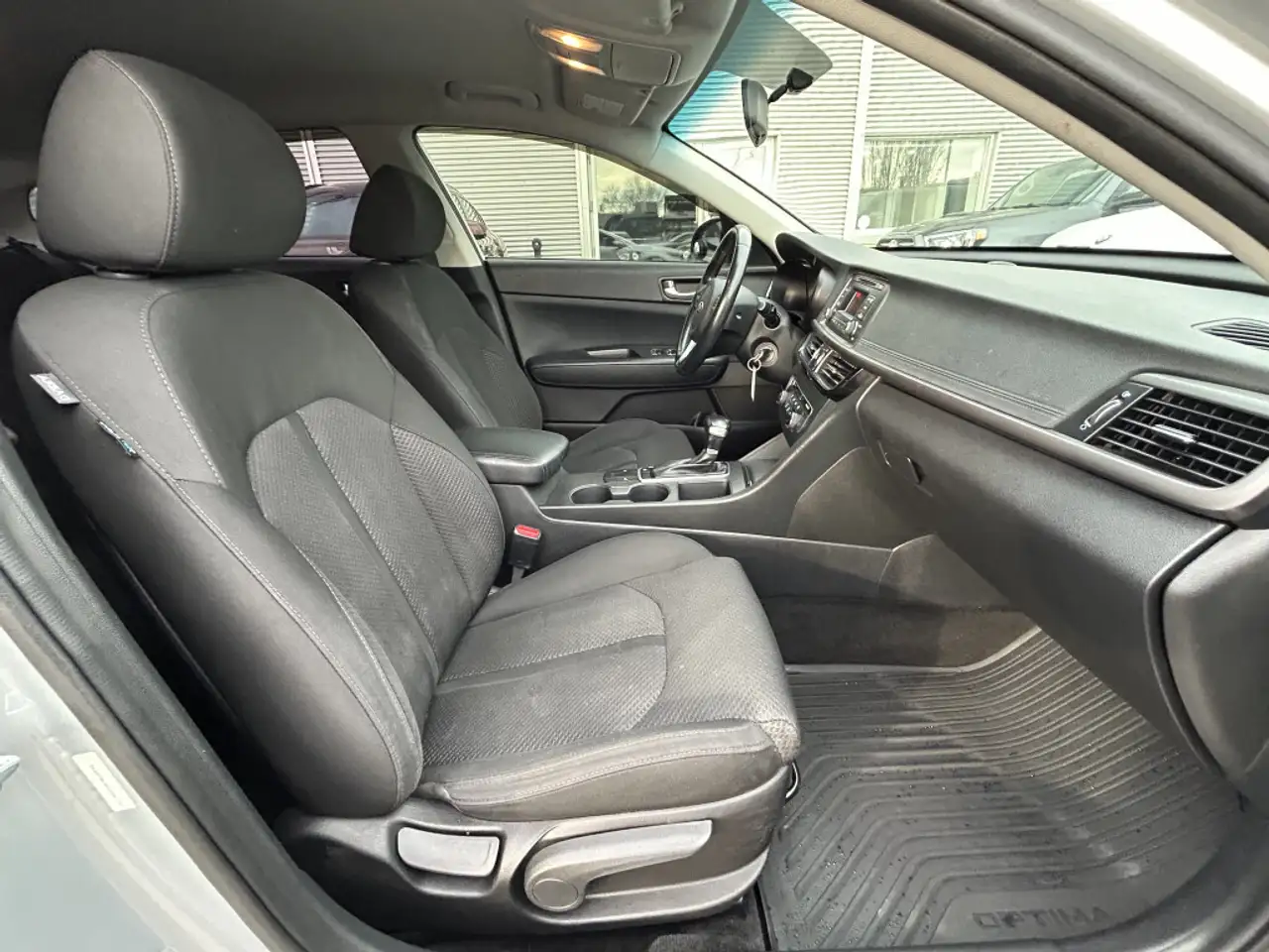 Kia Optima снимка Kia Optima