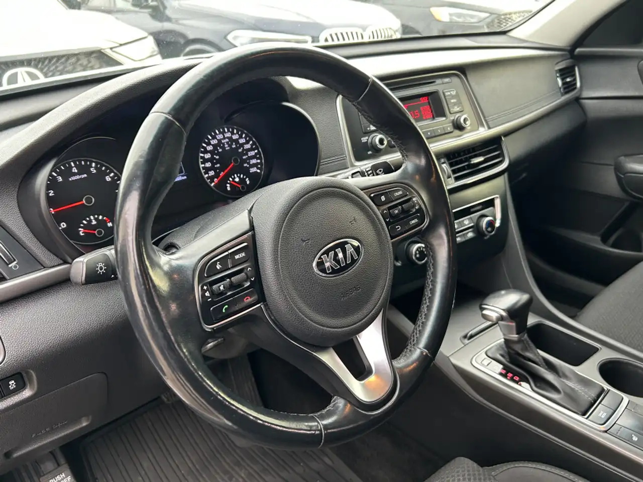 Kia Optima снимка Kia Optima