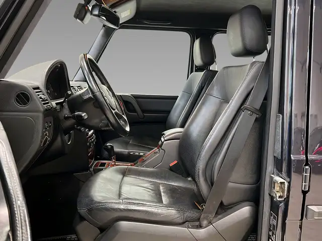 Mercedes-Benz G-Class view 9