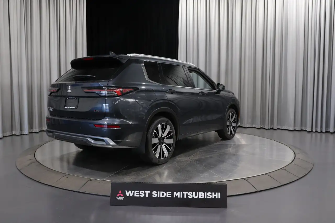 Mitsubishi Outlander снимка Mitsubishi Outlander