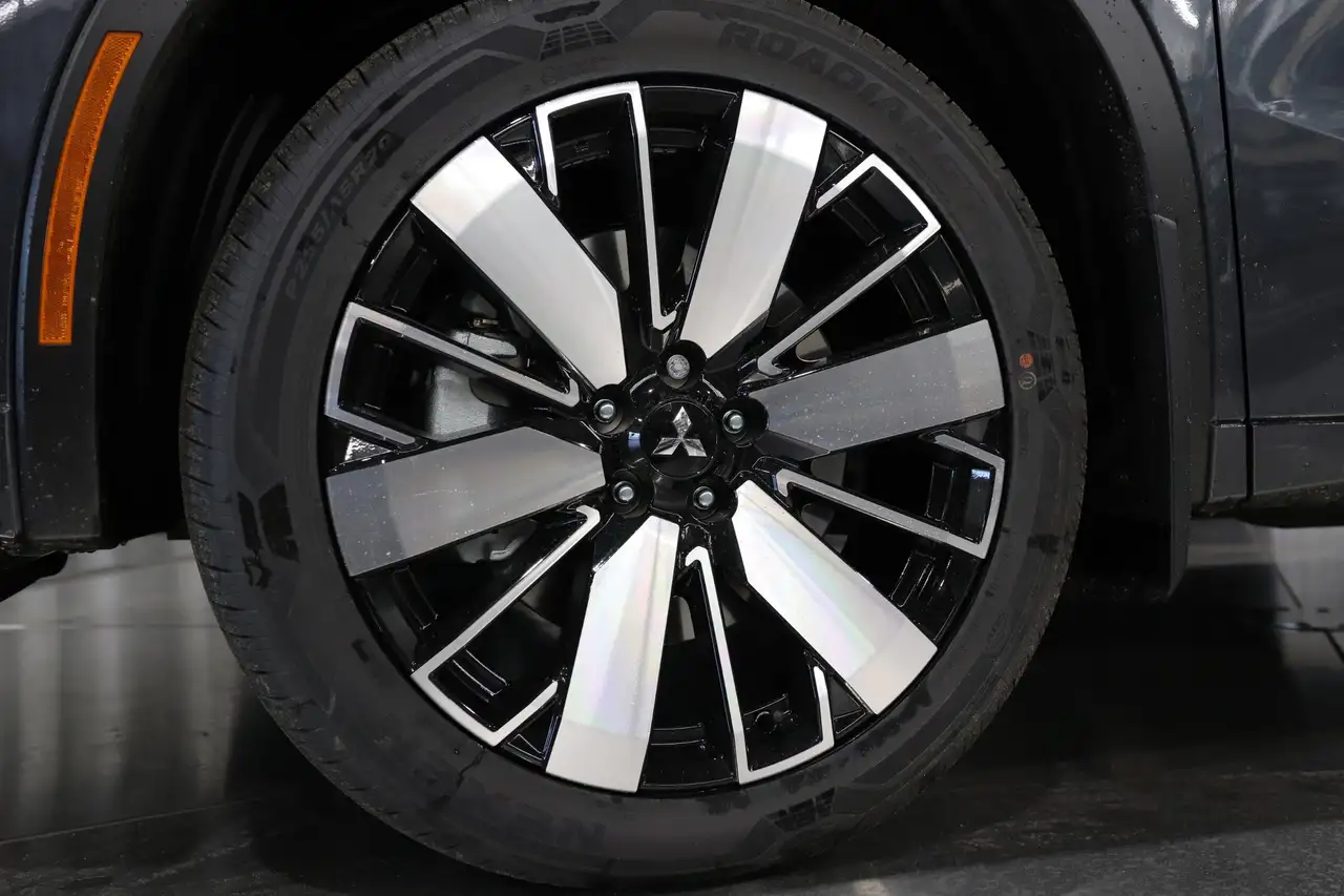 Mitsubishi Outlander снимка Mitsubishi Outlander
