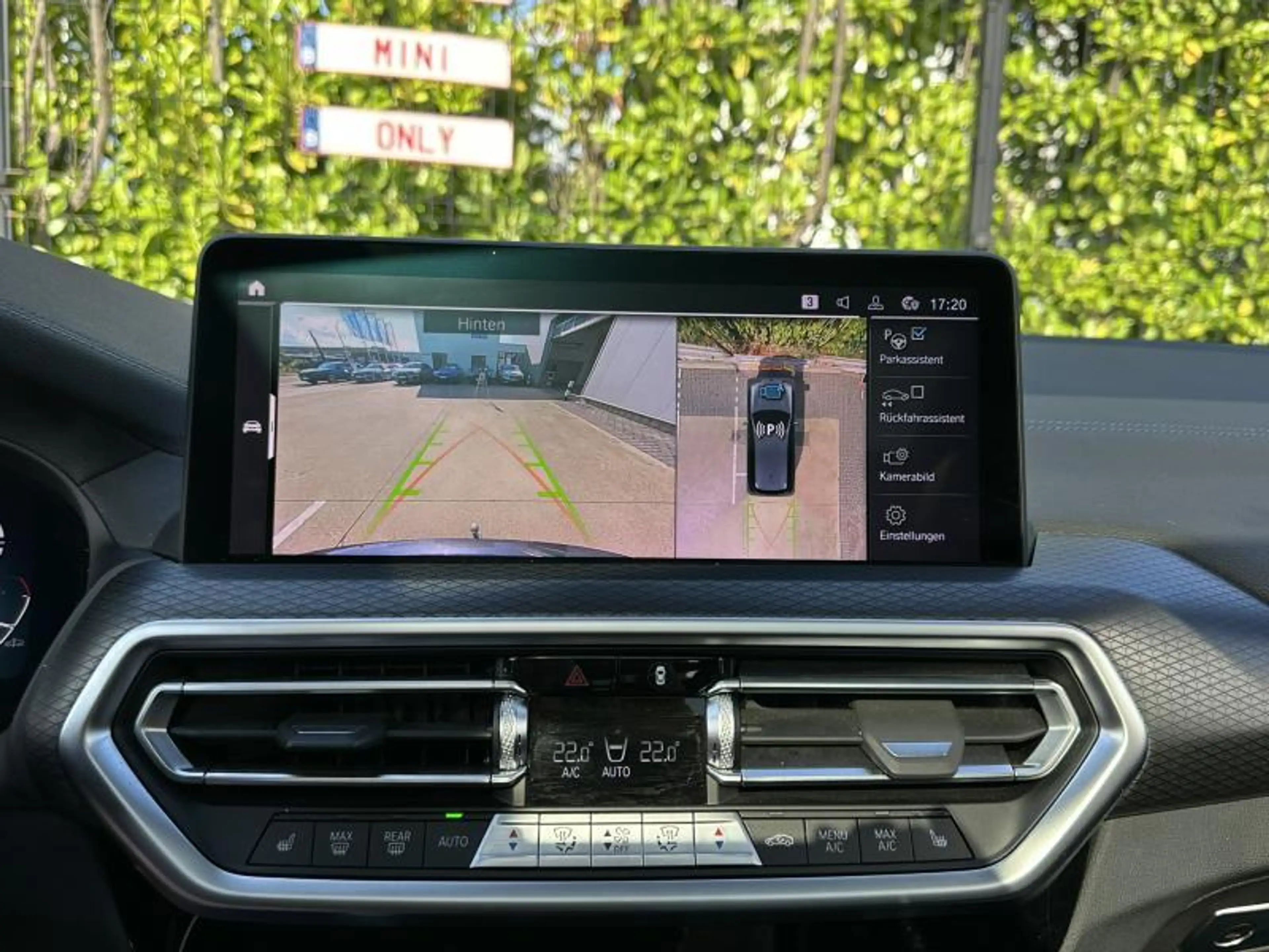 BMW iX3 Impressive — photo 11